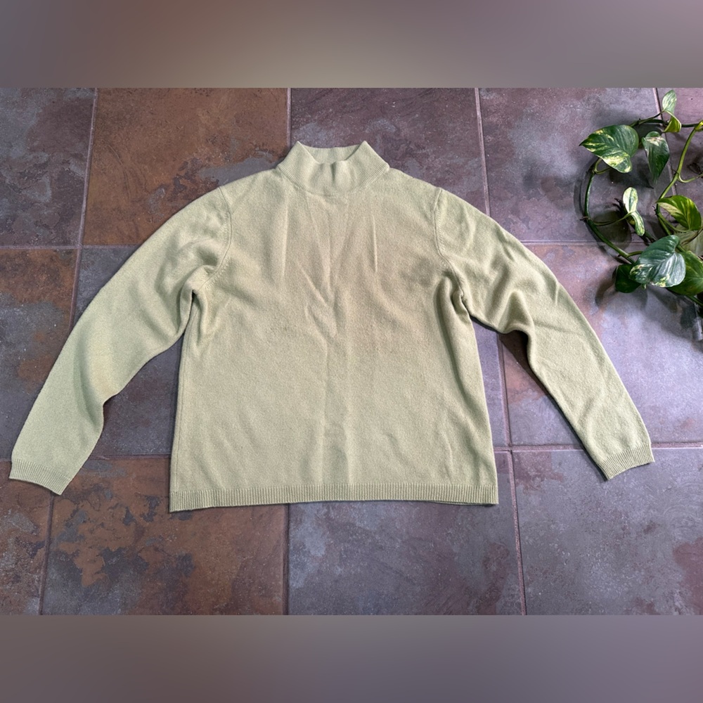 Charter Club 2-Ply 100% Cashmere Sweater Sz PM Mock Neck Green Quiet Luxury